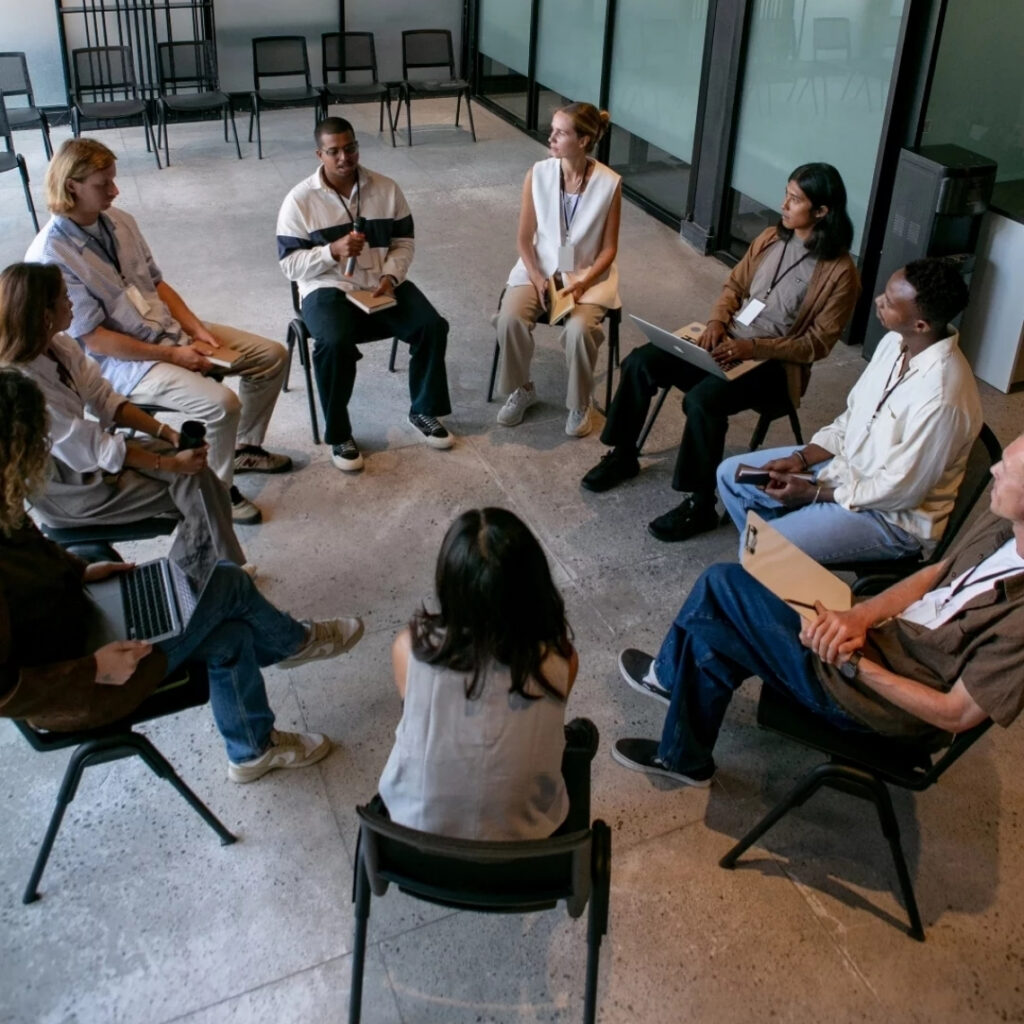 Mobbing gibt es auch in der Berufswelt. Gemeinsam Drachenstark in Hoch- und Berufsschulen